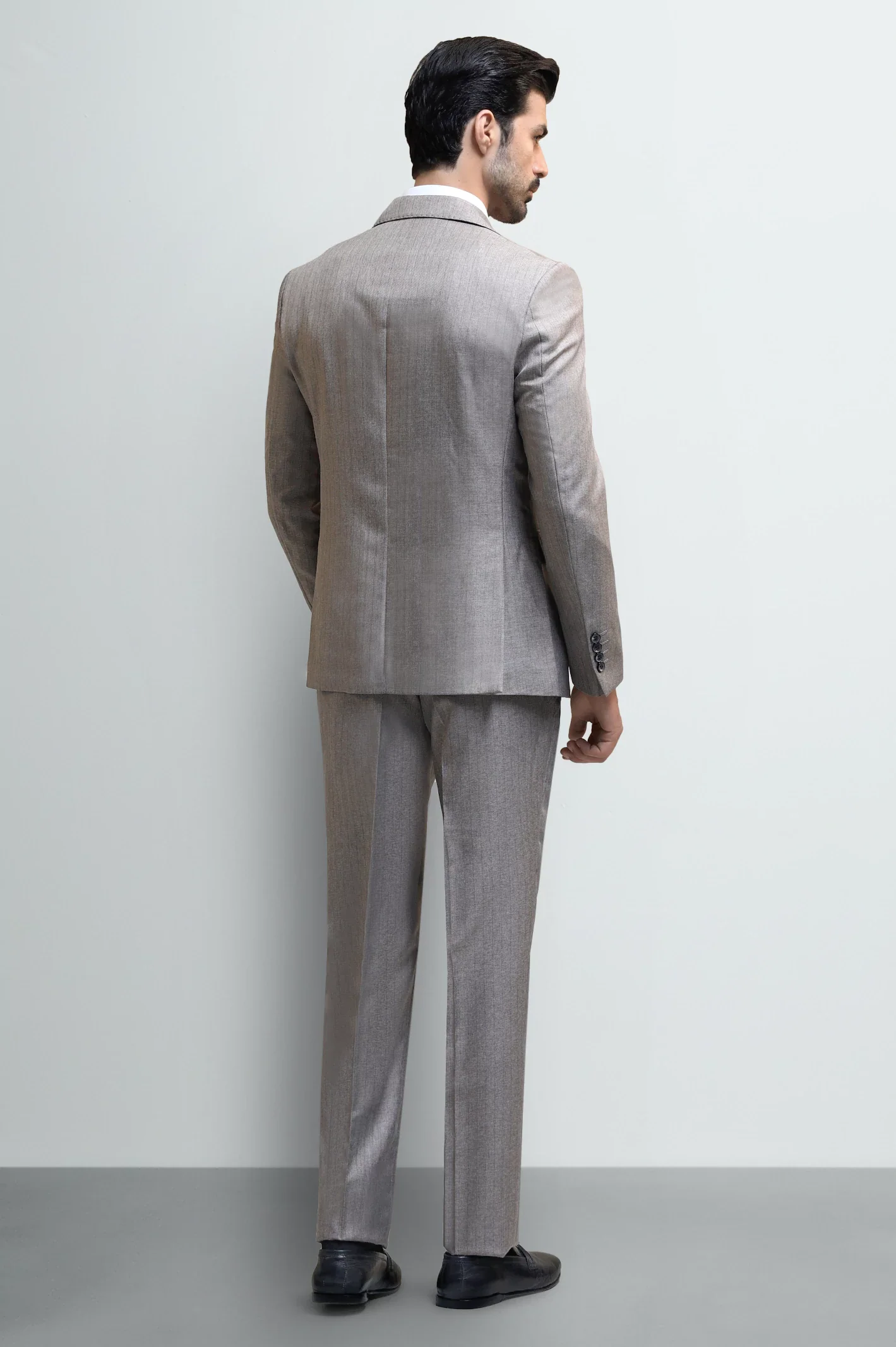 Men's Brown Striped 2-Piece Suit - Image 5