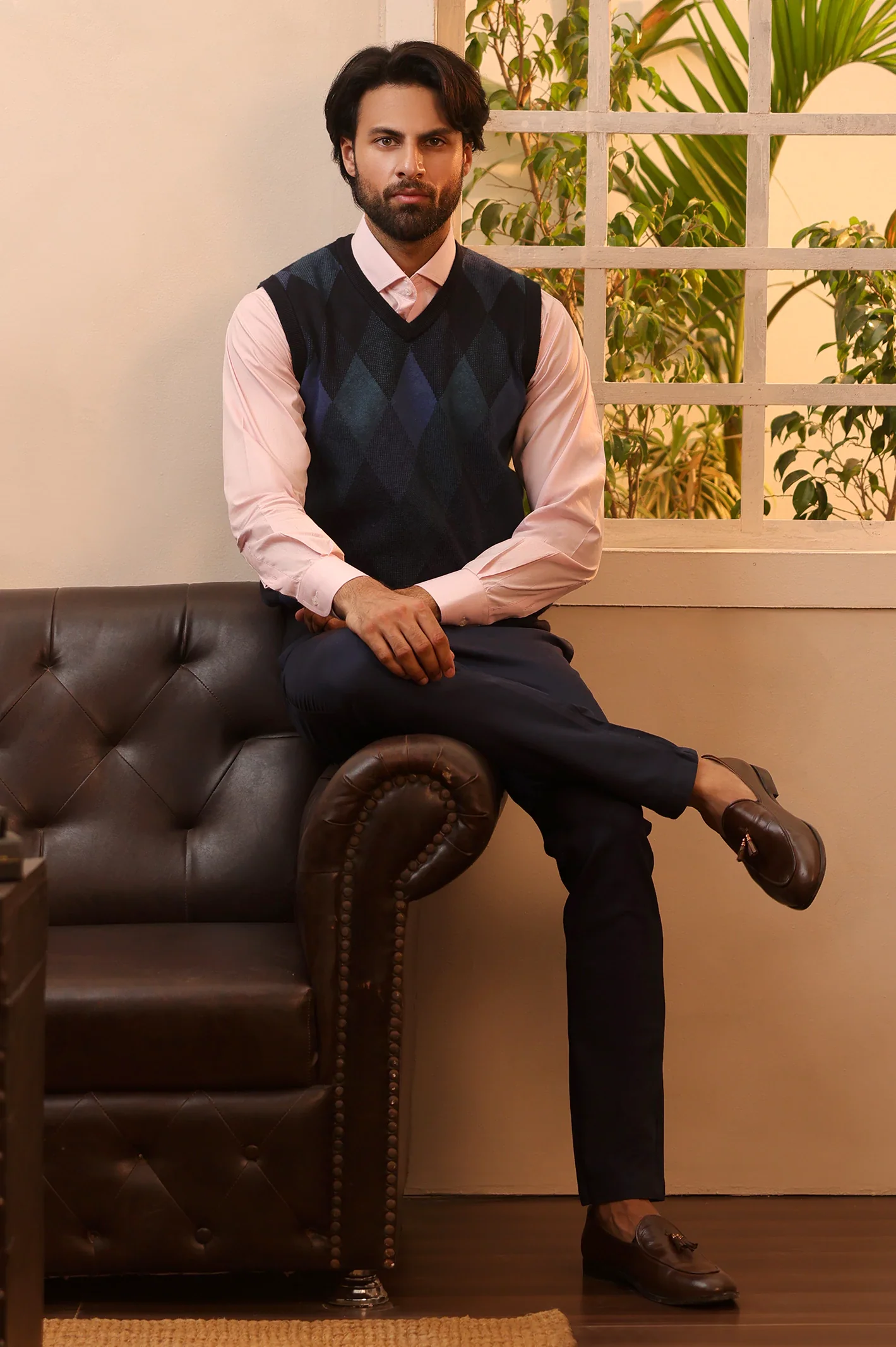 Men V-neck Dark Blue Sleeveless Sweater - Image 3