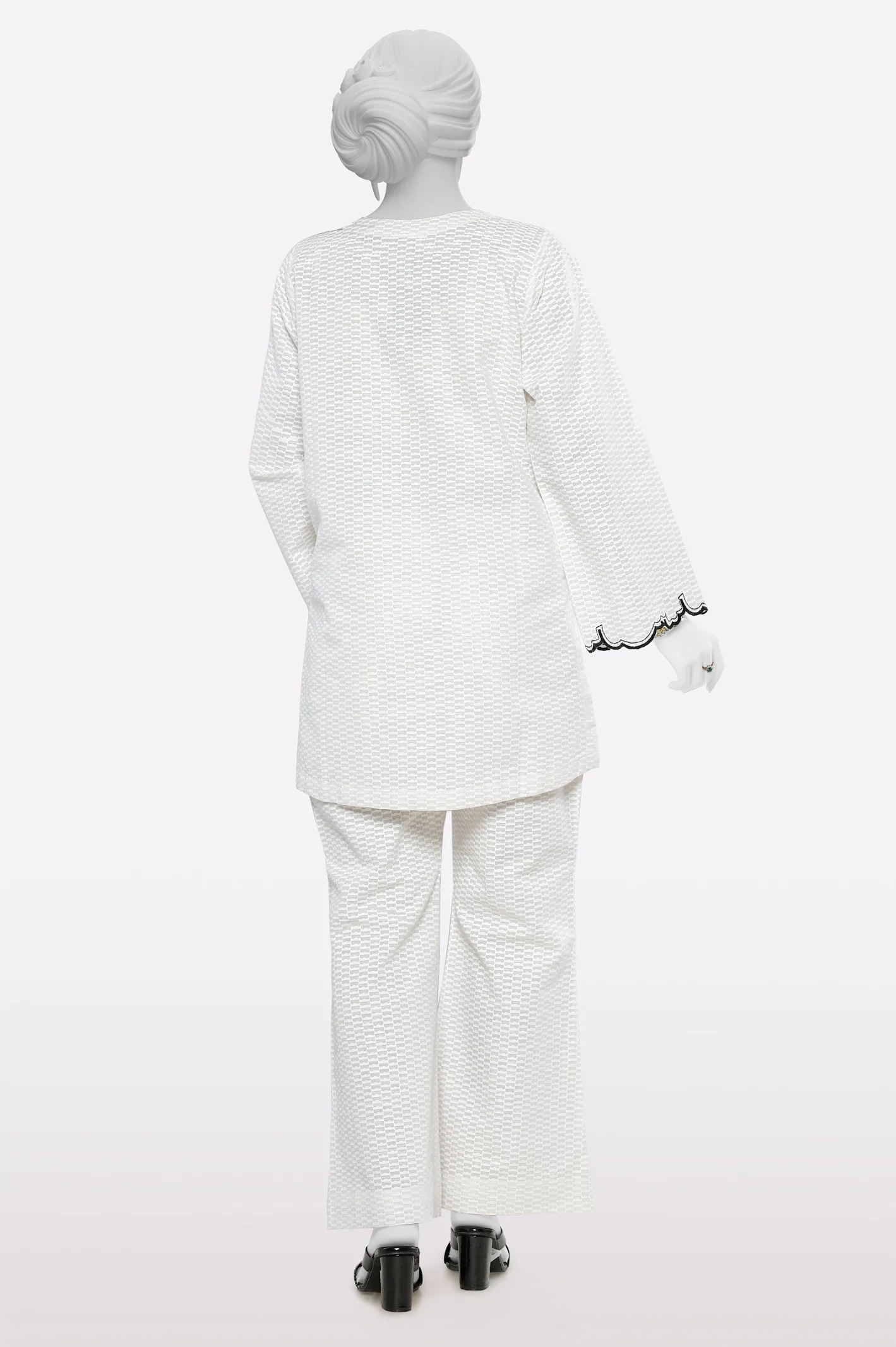 White Stylised 2PC - Image 3
