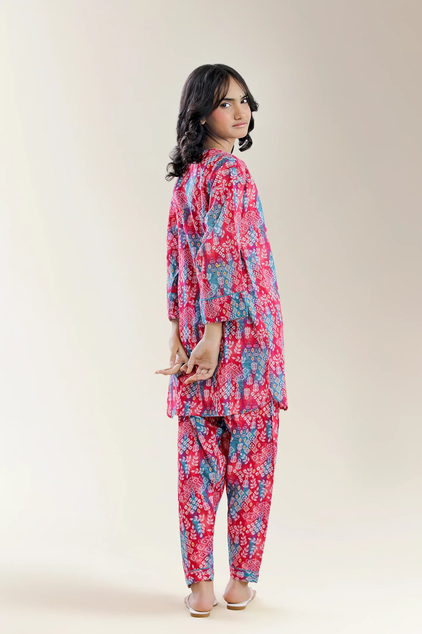 Embroidered Khaddar Red Teens 2PC - Image 2