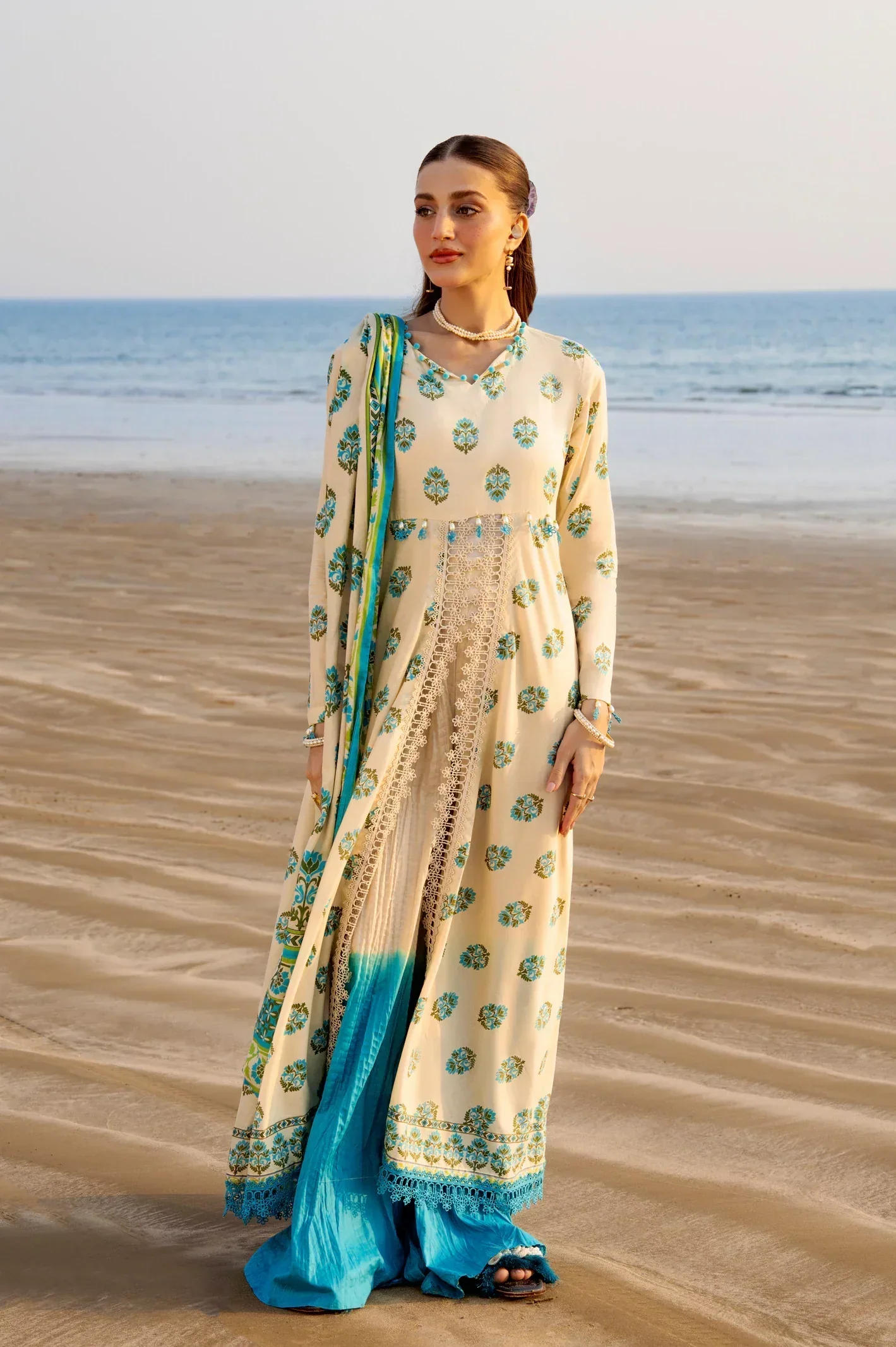 Printed Lawn-Off-white Unstitched 3PC - Image 2